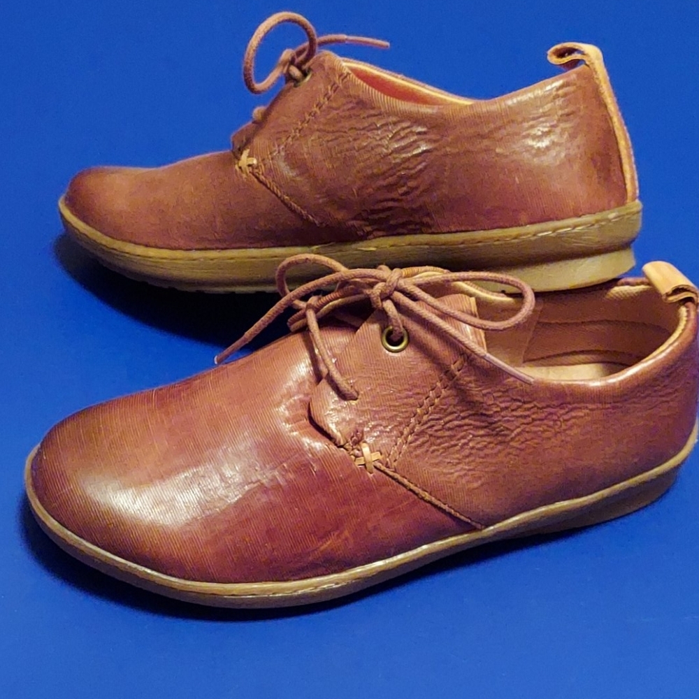 NWT comforting Align Walking Shoes Size 8W
